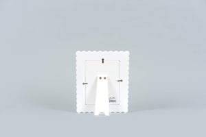 Scalloped White Photo Frame