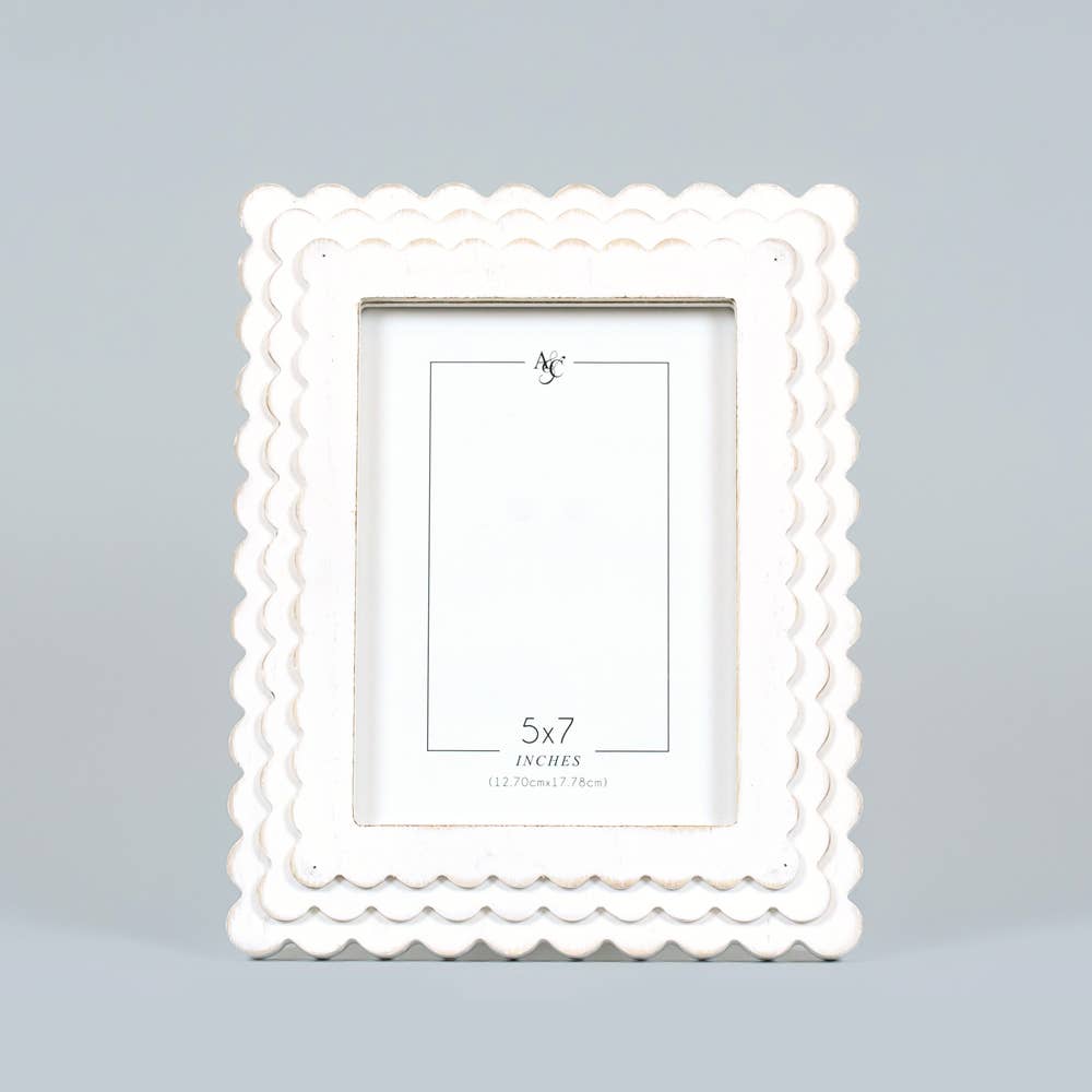Scalloped White Photo Frame