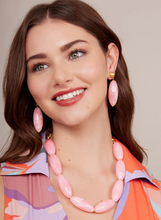 Load image into Gallery viewer, Glossy Resin Collar Necklace